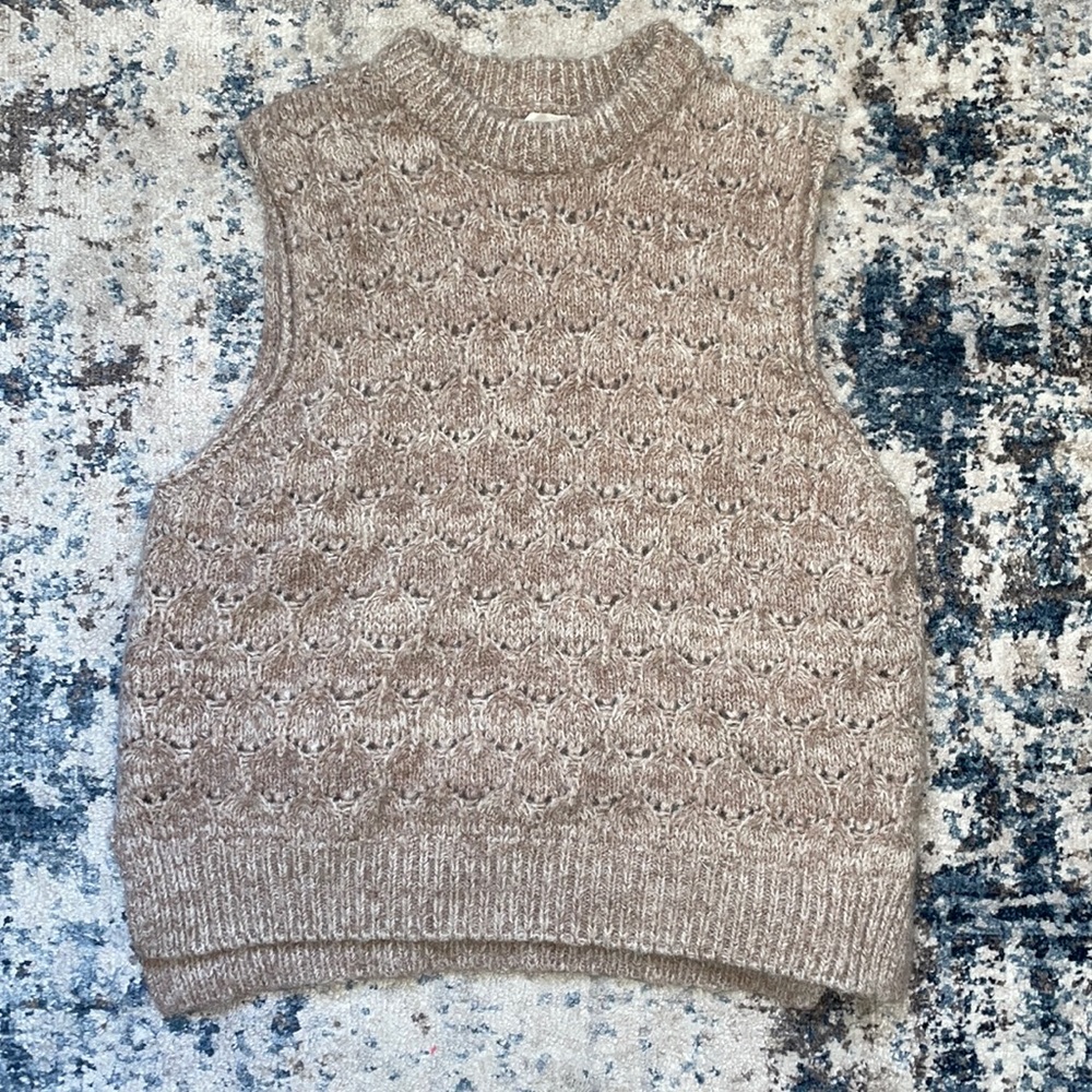 Sweater vest